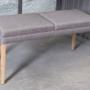Banquette deux places
Structure en érable
Recouvrement tissu gris
Pattes finies à l'huile "Ligna" naturel Banquette deux places
Structure en érable
Recouvrement tissu gris
Pattes finies à l'huile "Ligna" naturel