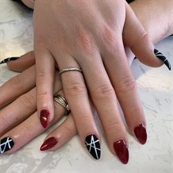 Phantastic nails