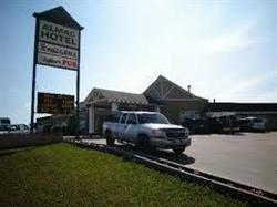 Almac Motor Hotel, Jigger's Pub, Mac's Grill