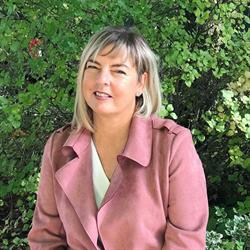Caroline Ménard Thérapeute Holistique en kinésiologie