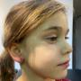 Nous offrons des services de perçage des oreilles aux enfants âgés de quatre ans et plus et utilisons toujours une aiguille. Nous offrons des services de perçage des oreilles aux enfants âgés de quatre ans et plus et utilisons toujours une aiguille.