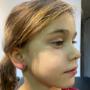 Nous offrons des services de perçage des oreilles aux enfants âgés de quatre ans et plus et utilisons toujours une aiguille. Nous offrons des services de perçage des oreilles aux enfants âgés de quatre ans et plus et utilisons toujours une aiguille.