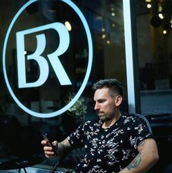 Bruno Rosales Salon Pour Hommes