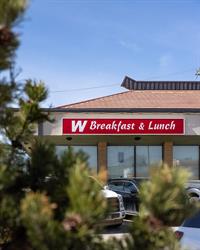 W Breakfast & Lunch
