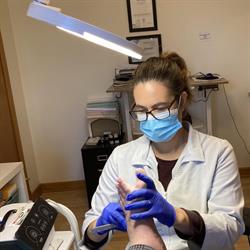 Mélanie Miron, votre infirmière en soins de pieds