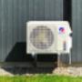 Une thermopompe haute efficacité de la marque GREE installée près de Granby, QC Une thermopompe haute efficacité de la marque GREE installée près de Granby, QC