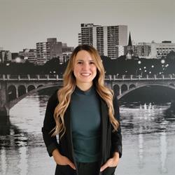 Dr. Lindsay Ludba - Chiropractor