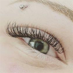 Lady Lashes