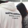 Propriétaires de Maître Animalier dans leur boutique Propriétaires de Maître Animalier dans leur boutique